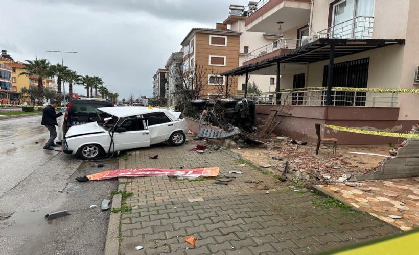 Kontrolden çıkan kamyonet dehşet saçtı: 1'i ağır 5 yaralı!
