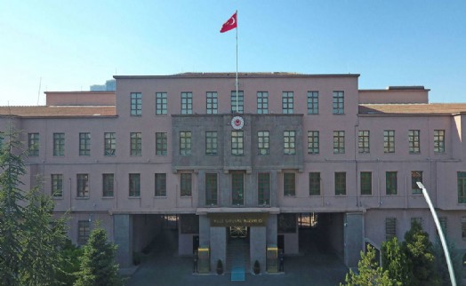 MSB'den 'Türk bayrağı' açıklaması: 'Organize bir provokasyon, failleri tespit edildi'