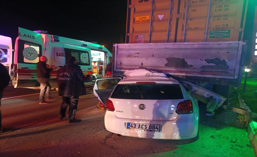 Manisa'da korkunç kaza: Hem yayaya hem de TIR'a çarptı!