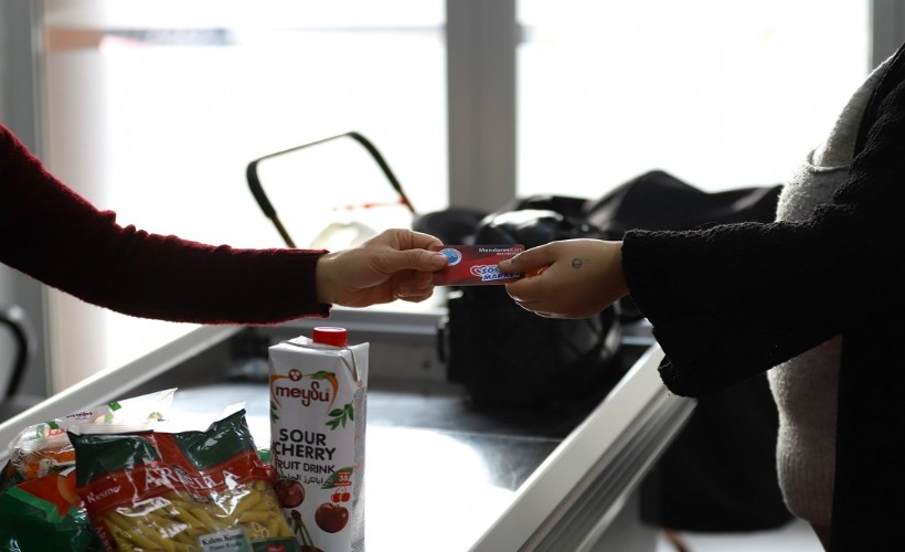 Menderes'in Sosyal Market'inden ihtiyaç sahiplerine dev destek!