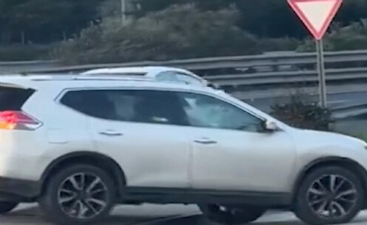 İzmir'de orta refüjden karşı şeride geçen sürücüye ceza
