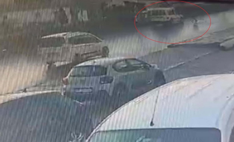 Otomobilin yayaya çarptığı kaza kamerada