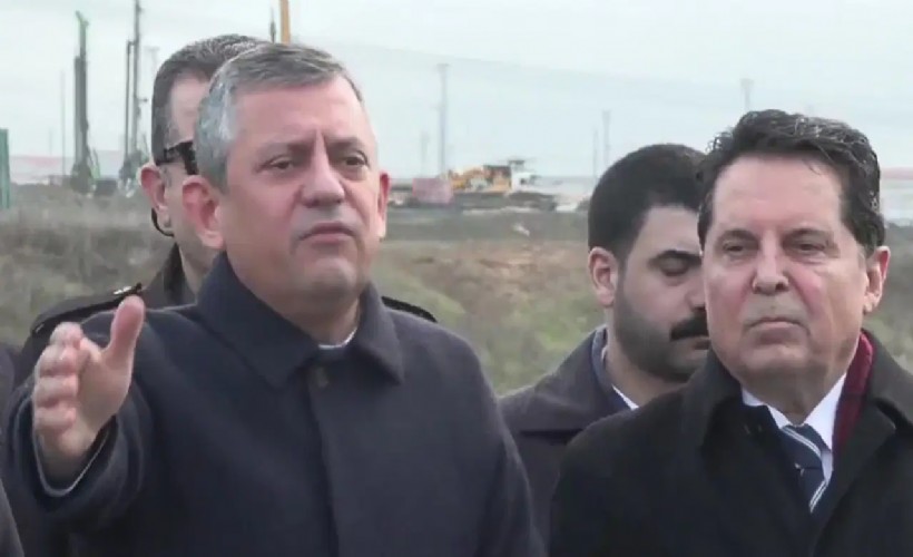 Özel'den 'Ahmet Özer' kararı için çok sert tepki: 'Bu artık soytarılık!'
