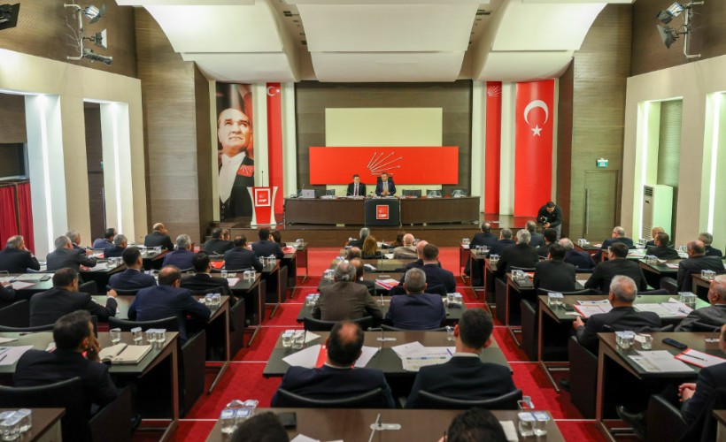 Özgür Özel, partisinin 81 il başkanıyla bir araya geldi