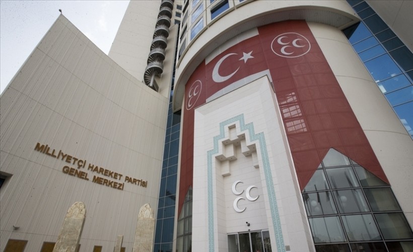Rakı masasında sela okutmuştu! MHP'den ihraç edildi