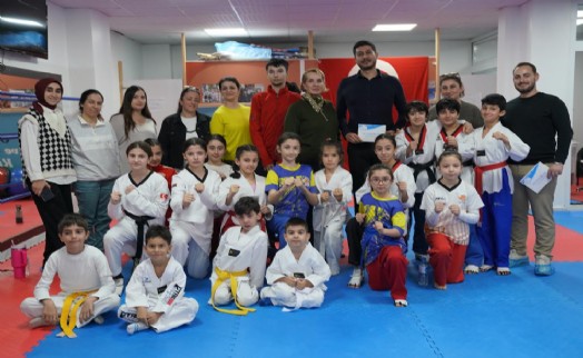 Seferihisar Belediyesi Taekwondo sporcularına Türkiye Şampiyonası öncesi 'psikolojik destek'