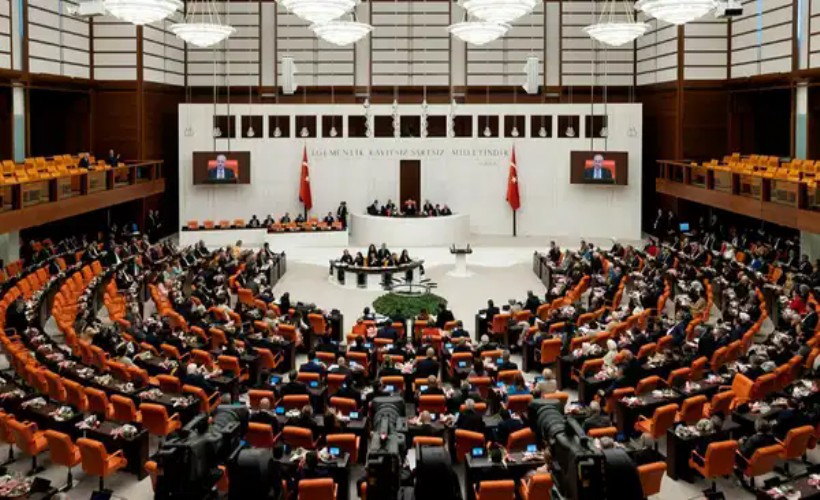 TBMM'de yoğun mesai: Sosyal medya kısıtlaması ve 12. Yargı Paketi ayrıntısı!