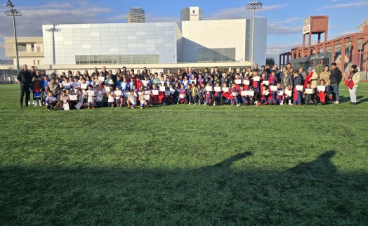 TFF 9-10 Yaş Çocuk Futbol Turnuvası İzmir'de devam ediyor