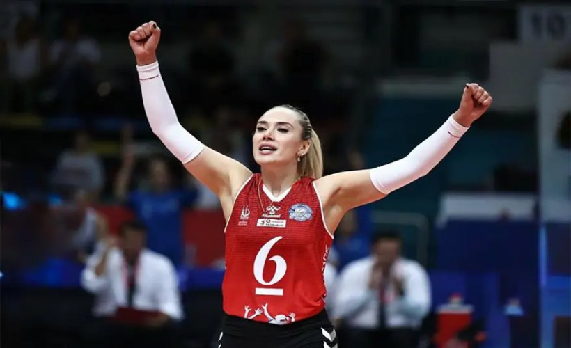 Ünlülere operasyon sürüyor.. Milli Voleybolcu Derya Çayırgan gözaltına alındı!