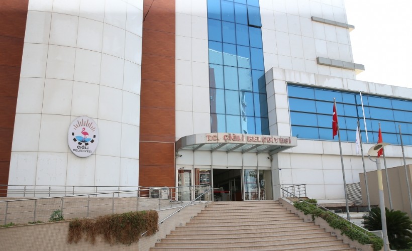 Çiğli Belediyesi’nden öğrencilere kırtasiye desteği