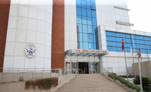 Çiğli Belediyesi'nden öğrencilere kırtasiye desteği