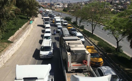 İzmir'de trafiğe kayıtlı araç sayısı arttı