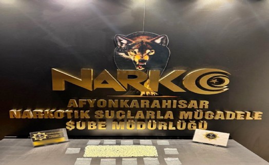 Otomobilde uyuşturucuyla yakalanan 2 şüpheli tutuklandı