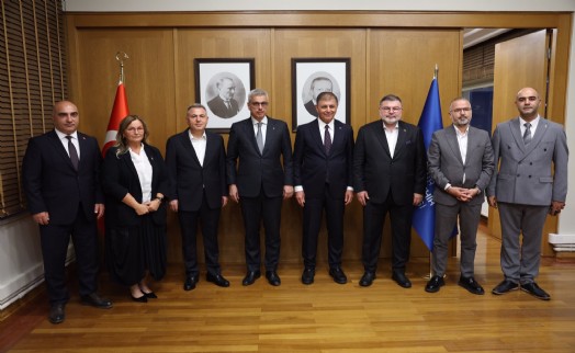 AK Parti'ye geçen Tugay'a ilk bakan ziyareti!