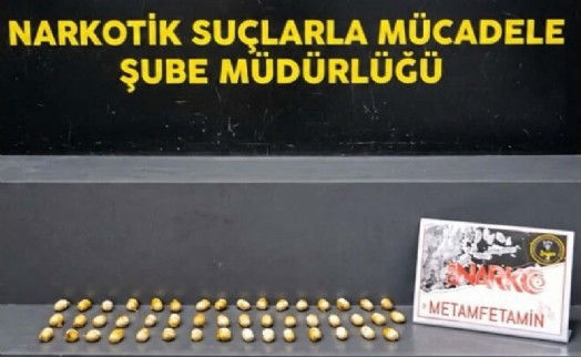 Adnan Menderes Havalimanı'nda yakalandı: Midesinden onlarca uyuşturucu kapsülü çıktı!