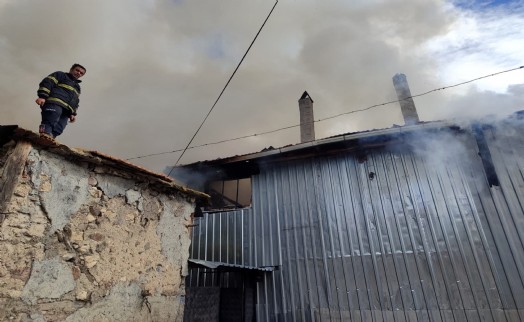 Afyon'da korkutan yangın!