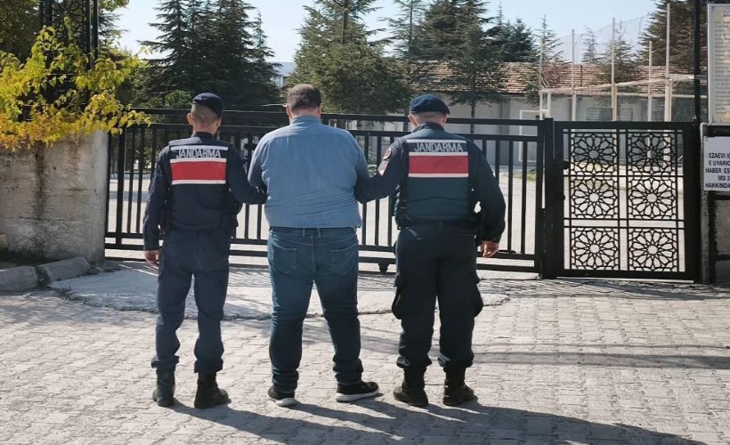Afyonkarahisar’da jandarma operasyonları: 50 aranan kişi yakalandı