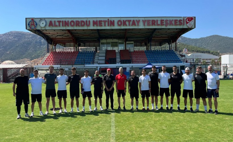 Altınordu tesisleriyle futbola hizmet veriyor