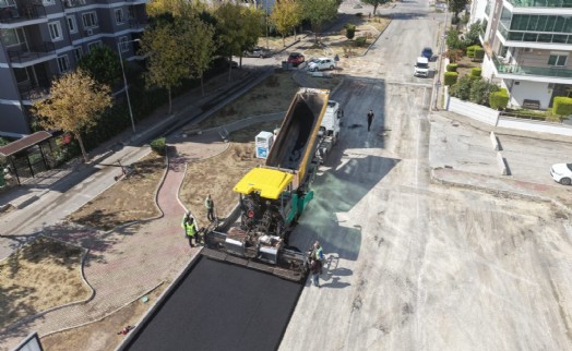 Ataşehir ve Harmandalı'da yollar yenileniyor