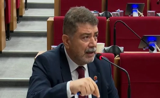 Atmaca'dan Gaziemir yönetimine: 200 çalışanın tuvaletini onaramayan, 140 bin kişiye nasıl hizmet edecek?