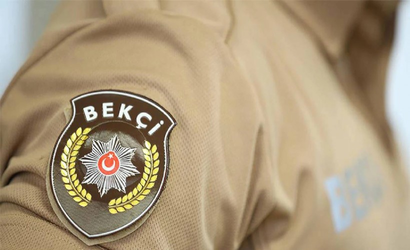 Avcılar'da okul önünde trafik kavgası: Bekçi, bir veliyi ayağından vurdu!