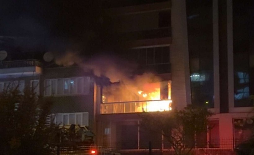Aydın’da 9 katlı binada yangın: 5 kişi dumandan etkilendi