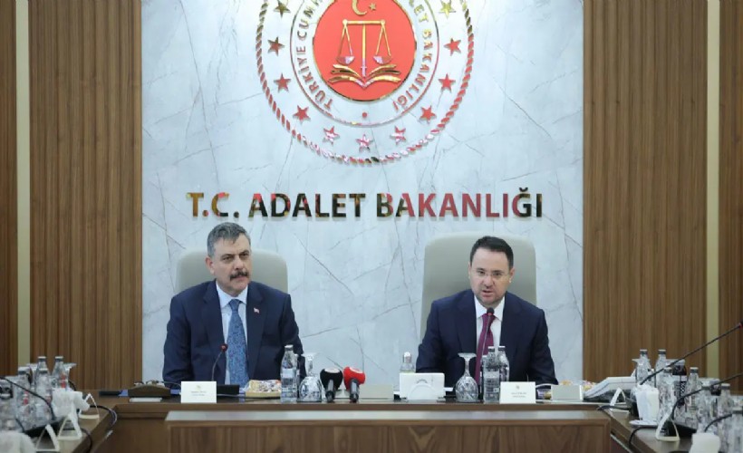 Bakan Çiftçi ve Bakan Gürlek bir araya geldi: 'Dolandırıcılıkla Mücadele Merkezi kuruluyor'