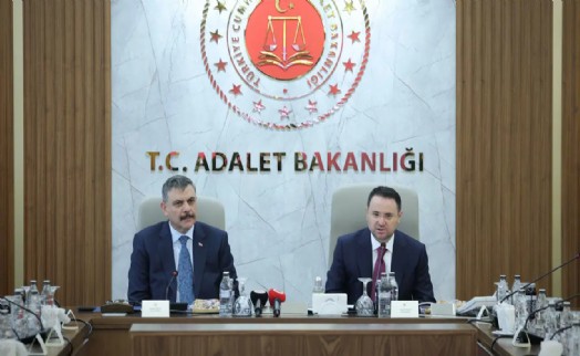 Bakan Çiftçi ve Bakan Gürlek bir araya geldi: 'Dolandırıcılıkla Mücadele Merkezi kuruluyor'