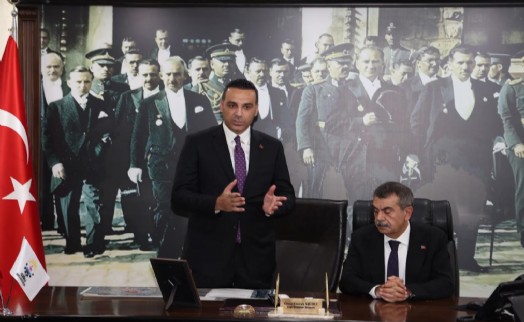 Bakan Tekin'den Çiğli'ye ziyaret; Başkan Yıldız, sunum yaptı