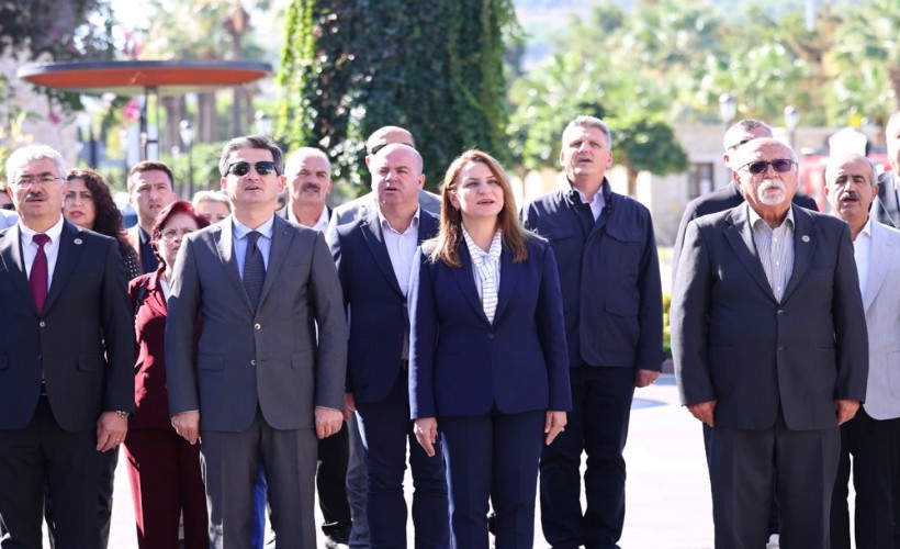 Başkan Denizli, Muhtarlar Günü’nde mahalle muhtarlarıyla bir araya geldi