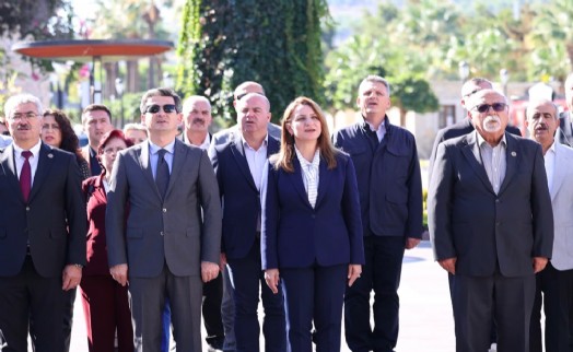 Başkan Denizli, Muhtarlar Günü'nde mahalle muhtarlarıyla bir araya geldi