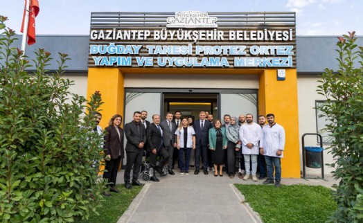 Cemil Tugay, Gaziantep'te sosyal belediyecilik projelerini inceledi