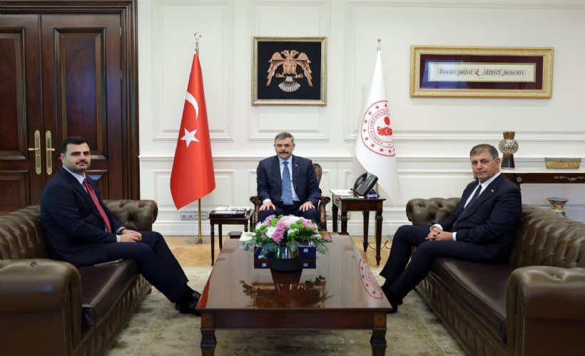 Başkan Tugay’dan İzmir için Ankara’da üst düzey temaslar