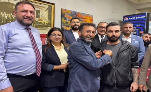 Bayraklı'da yeni üyeler CHP'ye katıldı