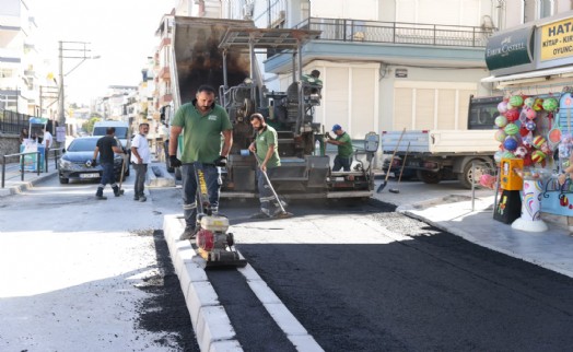 Beş okulun kullandığı sokağa Konak Belediyesi'nden güvenli dokunuş