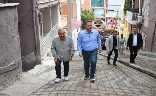 Bornova'da kış çilesi sona erdi: Tehlikeli yokuş güvenli hale getirildi