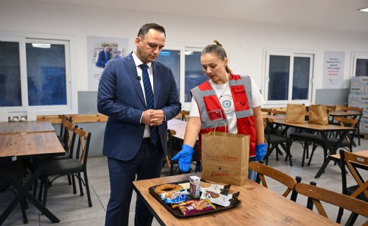 Bornova'da öğrencilere beslenme desteği