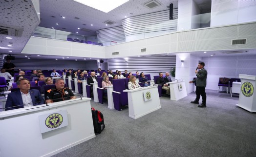Buca Belediyesi iklim panelinden uyarı: 'Gıda krizi ve göçler kapımızda'