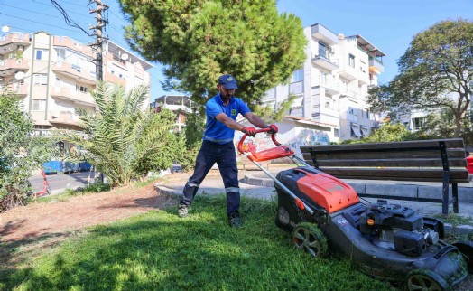 Buca'nın yeşil alanlarına sonbahar bakımı