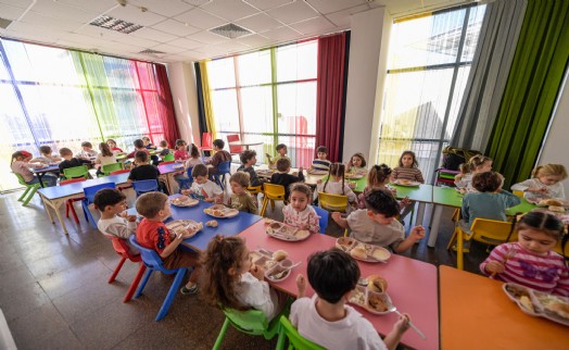 Büyükşehir Yuvamız İzmir'deki minikleri de unutmuyor