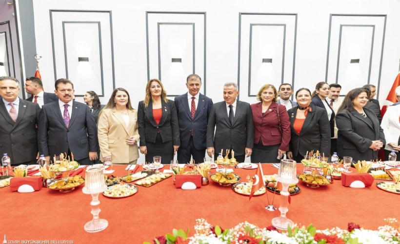 Cemil Tugay İzmir Valiliği'nin 29 Ekim resepsiyonuna katıldı