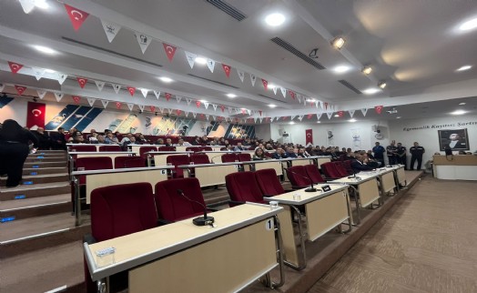 Çiğli Meclisi ertelendi: Meclis sıraları boş kaldı!