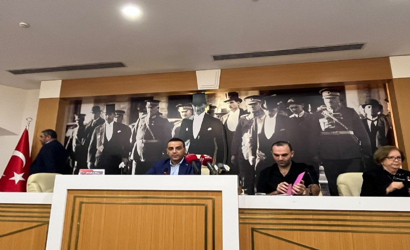 Çiğli Meclisi’nde tansiyon yükseldi: Başkan Yıldız’a su fırlatıldı