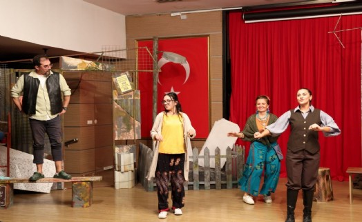 Çiğli'de kültür sanat etkinlikleri hız kazandı: Salonlar doldu, taştı