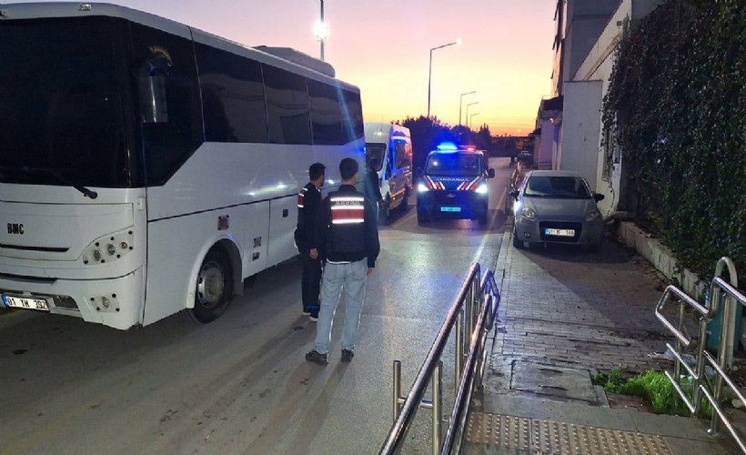 Çukurova Belediyesi operasyonu: 49 kişi adliyede