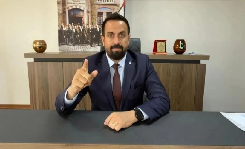 DEVA’lı Yılmaz’dan Tugay’a rozet tepkisi: 'İzmir’in iradesi rozetle devredilemez'