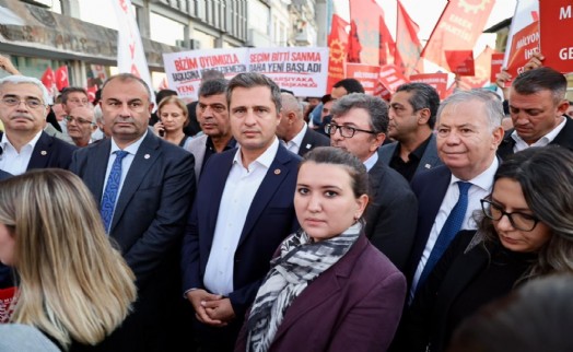 Deniz Yücel'den Tugay'a sert tepki: 'İzmirlinin oyu kimsenin şahsi mülkü değildir'
