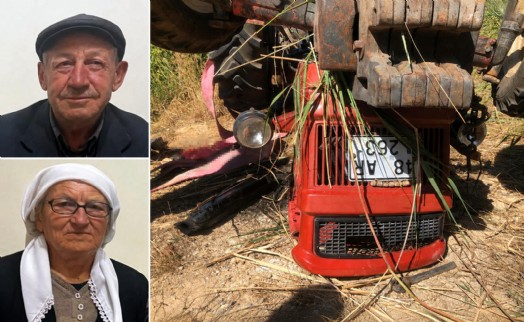 Devrilen traktörün sürücüsü ile yanındaki eşi öldü