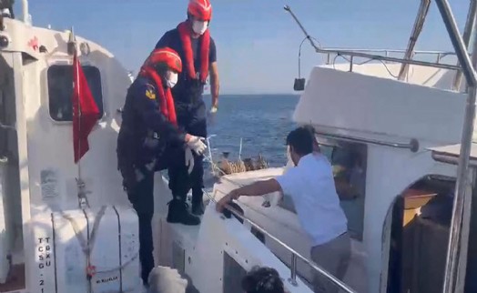 Didim'de 3'ü çocuk 17 kaçak göçmen kurtarıldı