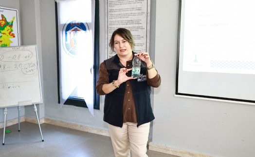 Efes Selçuk'ta zeytin üreticilerine budama eğitimi